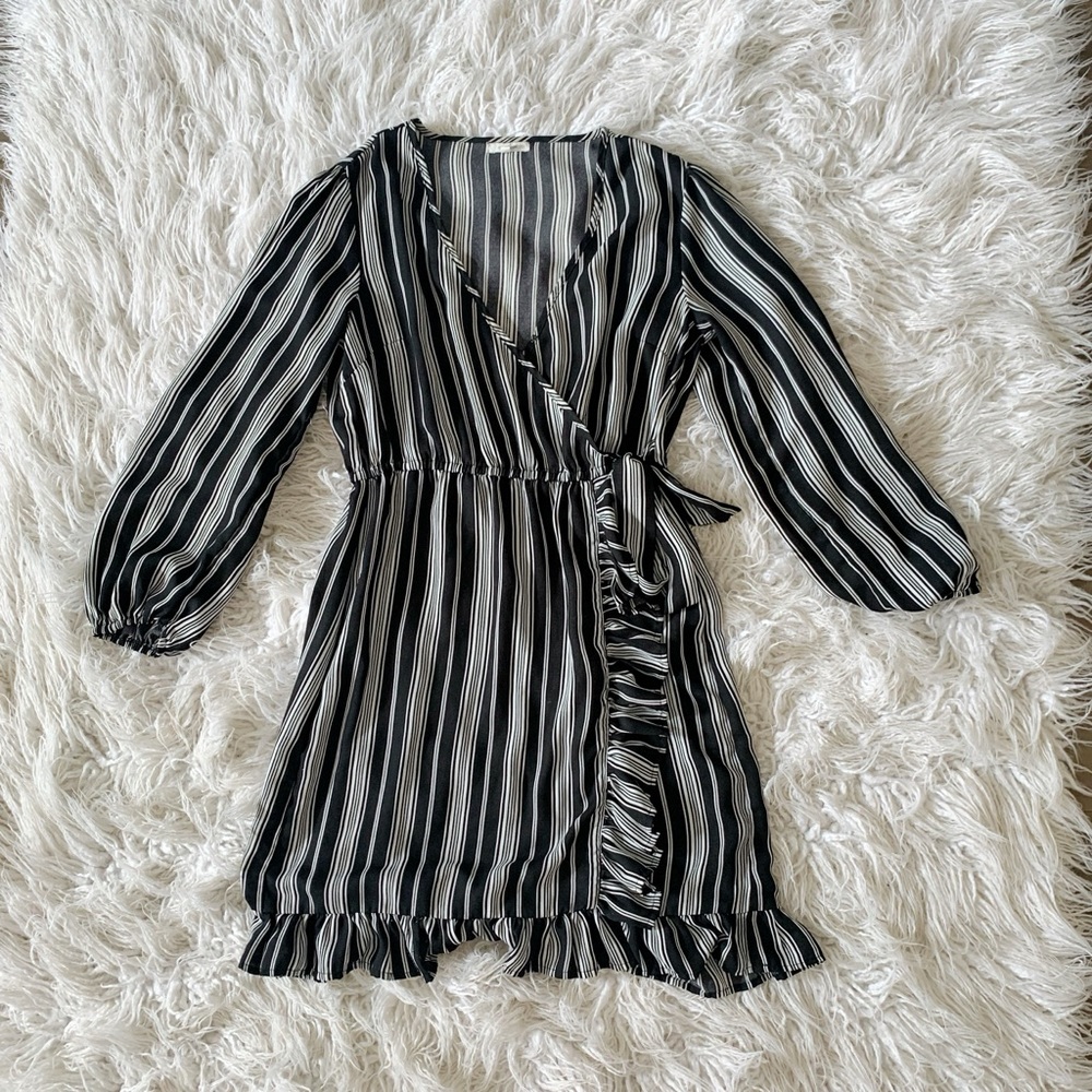 Bold Striped V Neck Summer Dress with Ruffled Hem